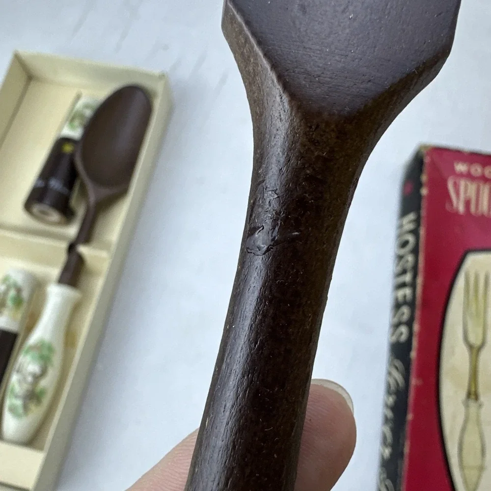Deer Wood Spoon Fork Hostess Server Salt Pepper Shakers New Mexico Souvenir